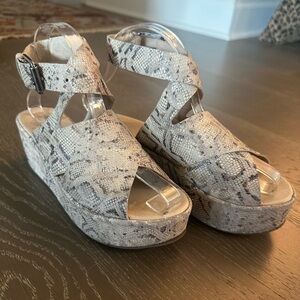 Matisse x Amuse Society Snakeskin Platform Sandals Size 7